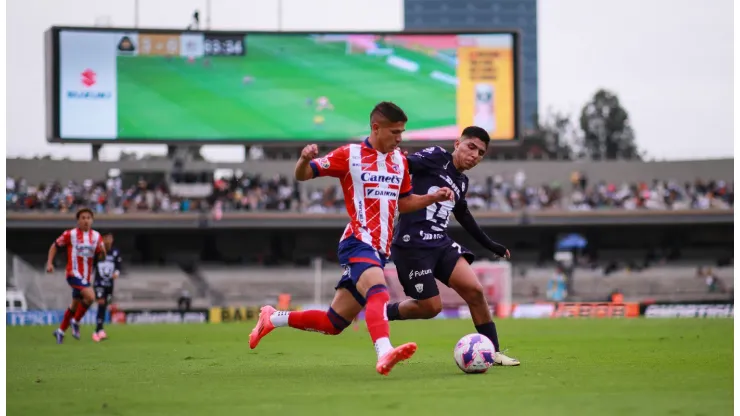 Piero Quispe la rompe con Pumas UNAM contra San Luis
