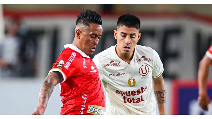 Christian Cueva jugando para Cienciano.
