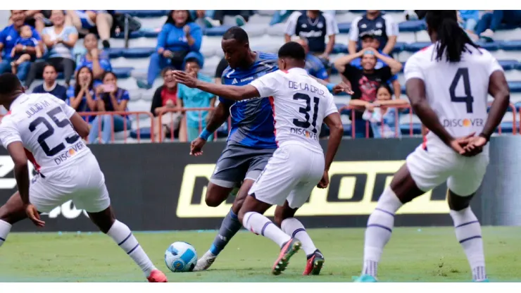 Emelec no pudo ante Liga y perdió por 1-0.
