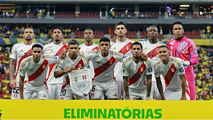 La Selección Peruana enfrenta a Chile por las Eliminatorias Sudamericanas.
