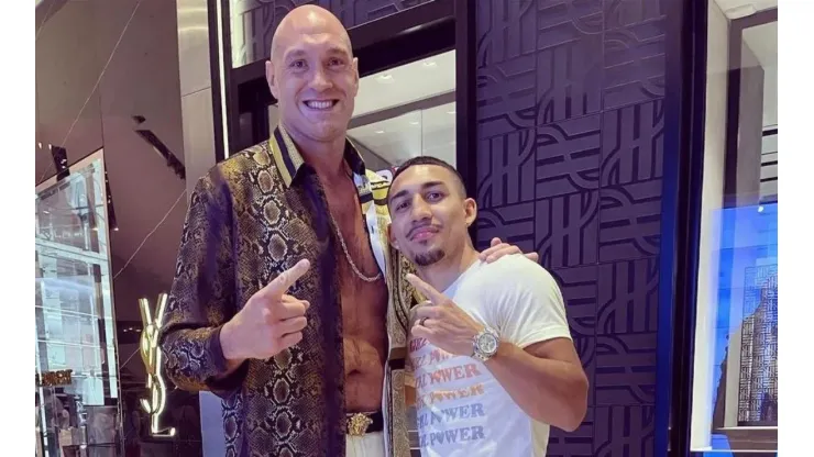 Tyson Fury se ganó a los mexicanos en Dallas.
