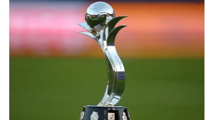 Trofeo de campeón de la Liga MX Femenil. Foto: Imago 7
