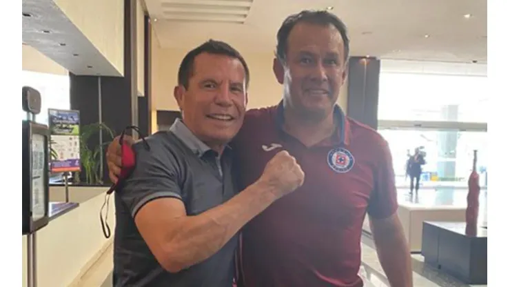 Julio César Chávez le pasó su mística a Juan Reynoso de cara a la definición de la Liga MX