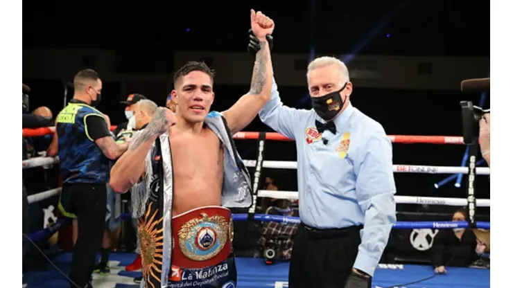 Brian Castaño prometió enseñar a Jermell Charlo lo que es sufrir