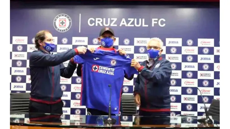 Juan Reynoso fue presentado como DT de Cruz Azul el 7 de enero del 2021.
