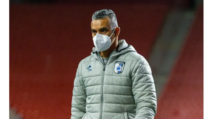 Héctor Altamirano, entrenador de los Gallos Blancos.
