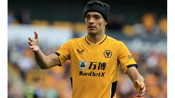 Raúl Jiménez tendrá competencia en Wolverhampton.
