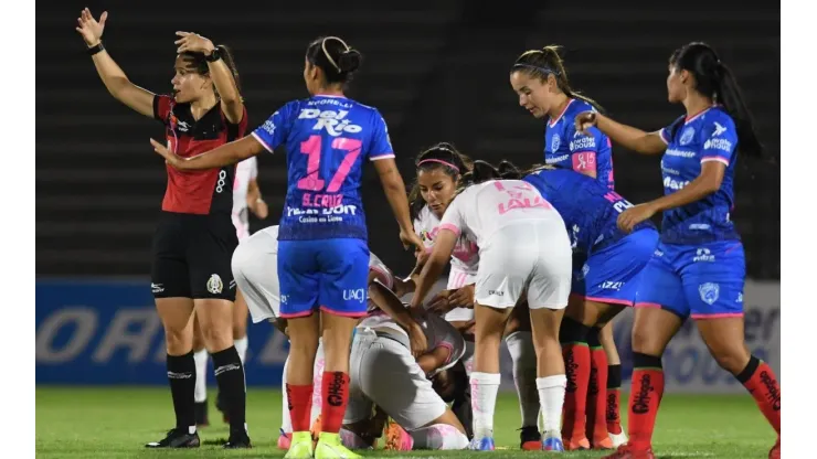 Temible lesión en la Liga MX Femenil.
