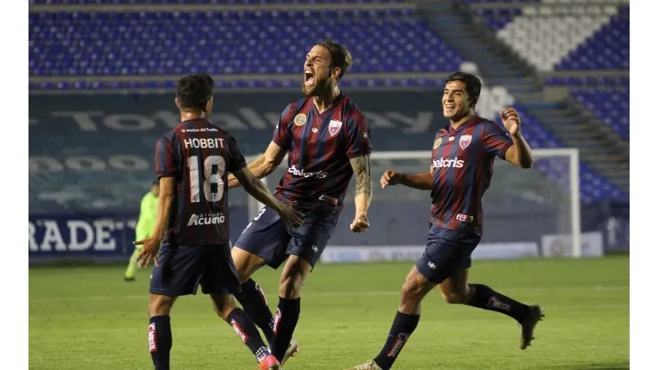 Ramiro Costa celebra el 1-0 para el Atlante.
