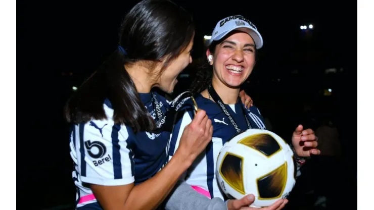 Eva Espeja ganó el título de la Liga MX Femenil a los 35 años.
