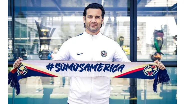 Santiago Solari se juega el puesto en el América vs. Pumas.
