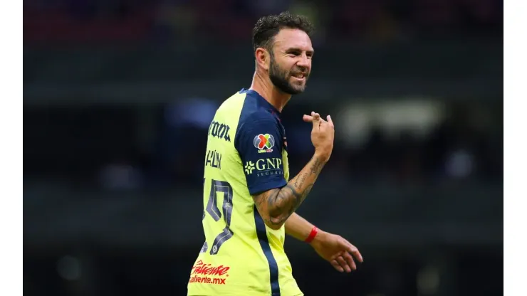 Ciudad de Mexico, 5 de febrero de 2022. Miguel Layún  expulsado, durante el partido de la jornada 4 del torneo Grita Mexico Clausura 2022 de la Liga BBVA MX, entre las Águilas del America y el Atletico San Luis, celebrado en el estadio Azteca. Foto: Imago7/Alejandra Suárez
