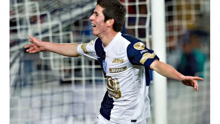 Marco Bueno con la camiseta de Pachuca en 2012.
