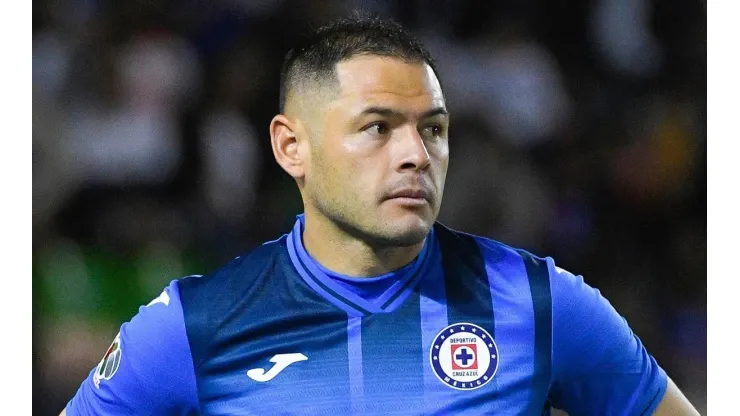 Pablo Aguilar sale de Cruz Azul.
