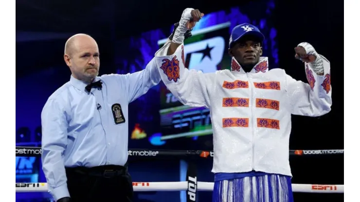 Terrible KO de Troy Isley en el Madison Square Garden.
