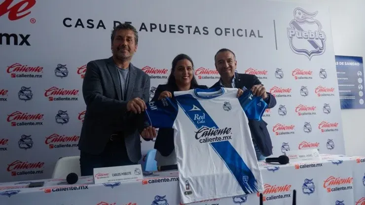 Puebla tendrá a Caliente.mx al frente de su camiseta por cuatro años | Cortesía: Caliente MX