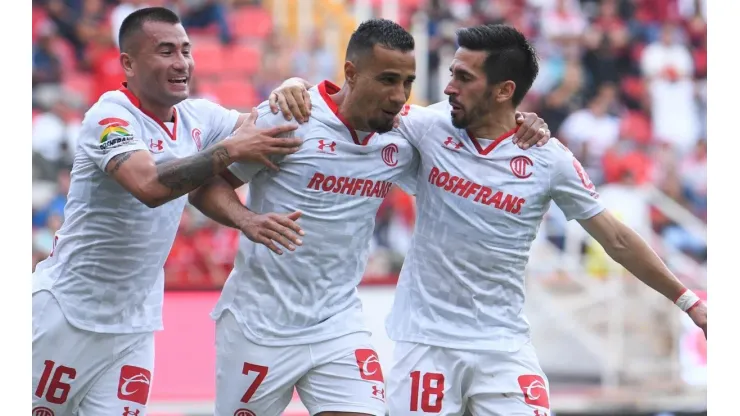 La celebración del tercer gol del Toluca anotado por Camilo Sanvezzo.
