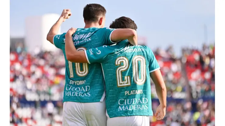 León festejó sobre el final ante San Luis.
