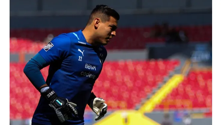 Luis Cárdenas es criticado por la afición de Rayados.
