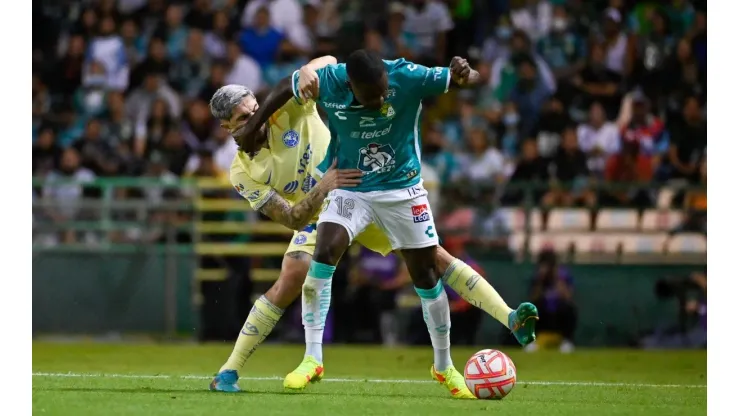 León, Guanajuato, 31 de julio de 2022.  ,durante el partido de la jornada 6 del torneo Apertura 2022 de la Liga BBVA MX, entre los Esmeraldas del León y las Águilas del America, celebrado en el estadio León. Foto: Imago7/ Sebastian Laureano Miranda
