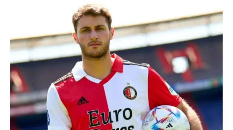 Santi se destacó en la práctica del Feyenoord con tres golazos