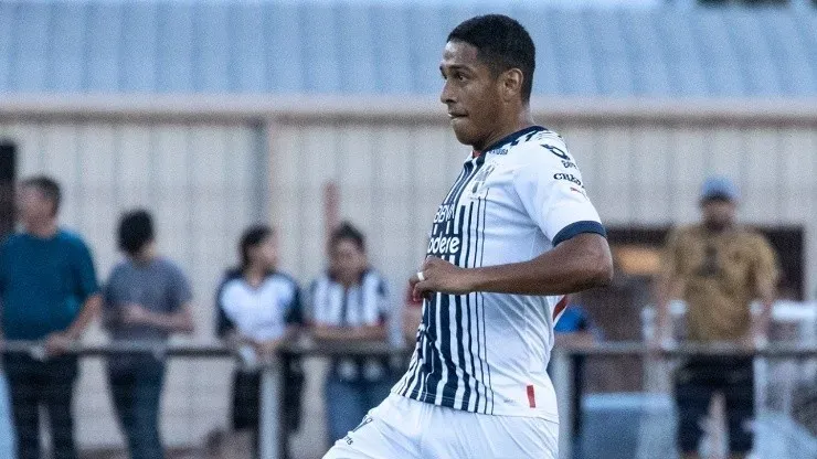 Luis Romo con Rayados