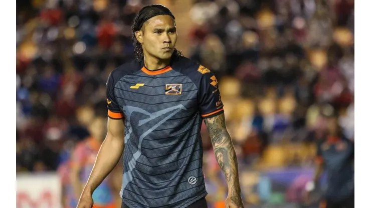 Gullit Peña continuará su carrera en Honduras
