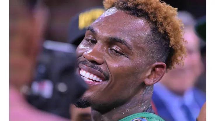 Jermell Charlo presumió un súper carro junto a todos sus cinturones