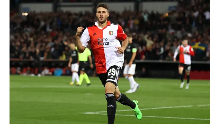 Santi Giménez suma cinco goles con el Feyenoord
