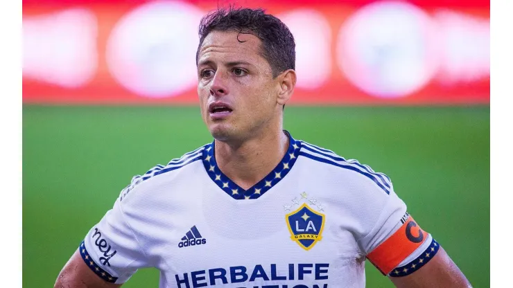 Chicharito Hernández en partido de la temporada 2022 de la MLS con el Galaxy.
