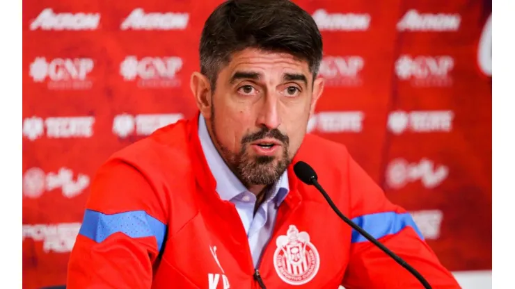 Veljko Paunovic en su presentación como director técnico de las Chivas del Guadalajara.
