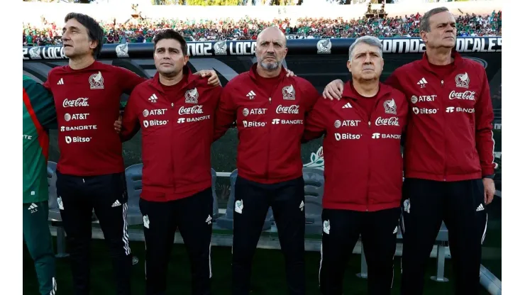 El cuerpo técnico de México con "Tata" Martino a la cabeza.
