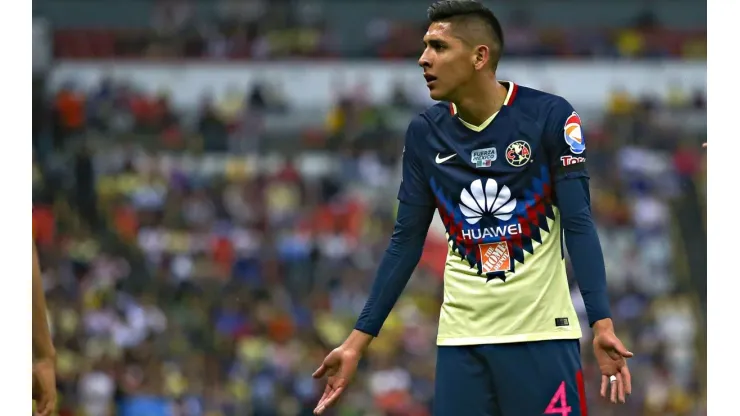 Edson Álvarez durante su paso por América.
