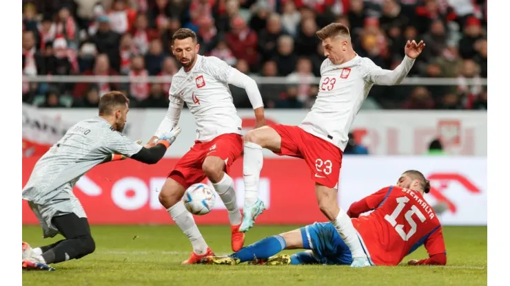 La selección de Polonia en su partido de preparación contra Chile.
