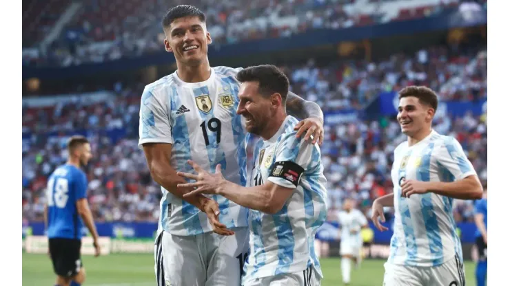 El delantero de Argentina que se bajaría del Mundial por lesión