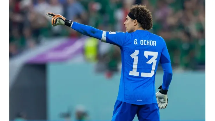 Guillermo Ochoa en el partido contra Polonia en Qatar 2022.
