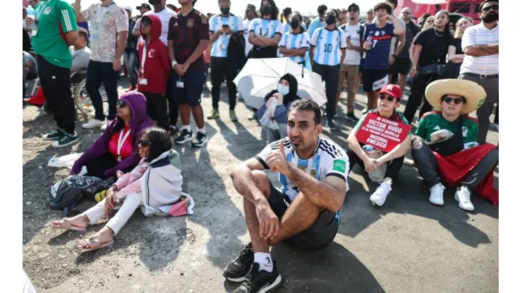 Qatar: Fans watch 2022 FIFA World Cup, WM, Weltmeisterschaft, Fussball Group Stage match Argentina vs Saudi Arabia in D
