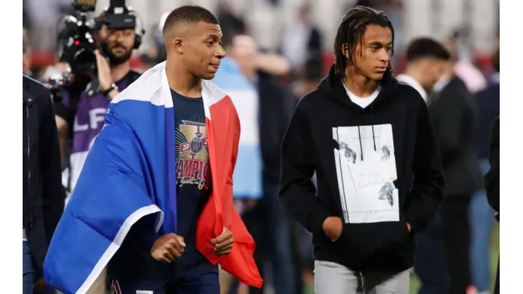 Kylian Mbappe (PSG) et son frere Ethan FOOTBALL : Paris St Germain Vs FC Metz - Ligue 1 - 21/05/2022 MichaelBaucher/Pan
