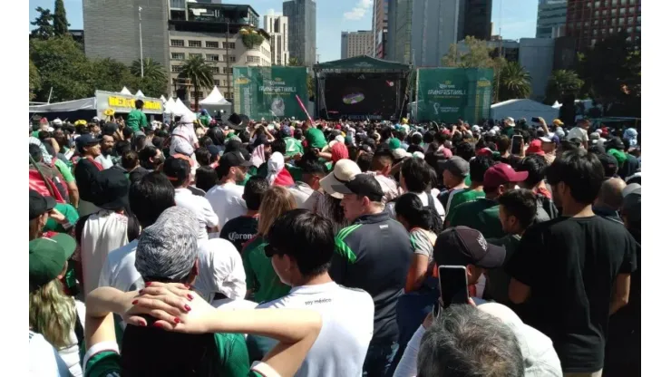 FIFA Fan Fest en CDMX durante el partido contra Arabia (Foto: Bolavip México)
