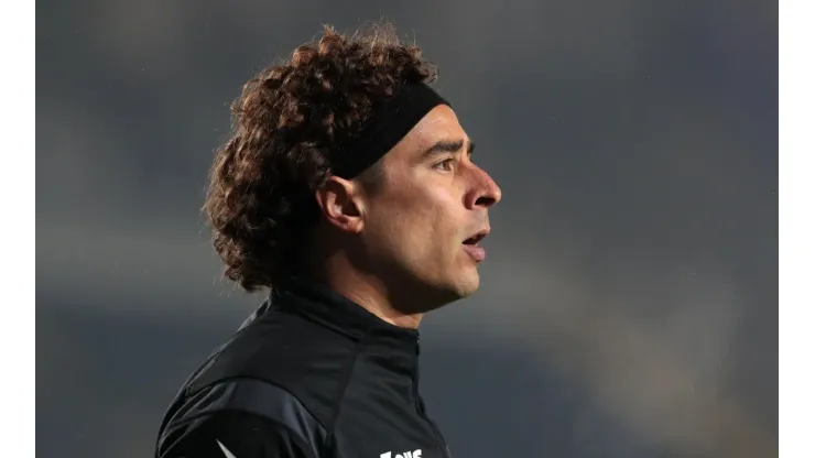 Guillermo Ochoa sufrió a su propia defensa y recibió la peor goleada de su carrera