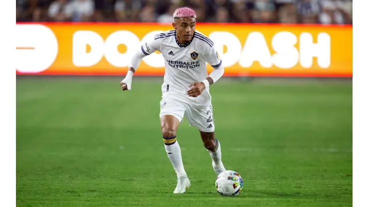 October 20, 2022, Los Angeles, California, USA: Julian Araujo 2 of the Los Angeles Football Club during their MLS, Fussb
