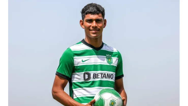 Jesús Alcántar entrenará con el primer equipo del Sporting Lisboa.
