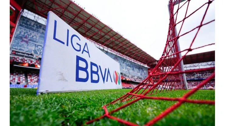 Los ascensos y descensos dividen al futbol mexicano.
