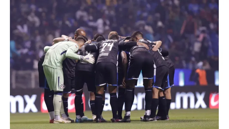 Cruz Azul dejaría ir a dos históricos.
