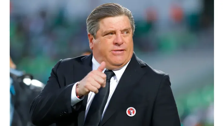 Miguel Herrera, enojado por las distracciones en Xolos.
