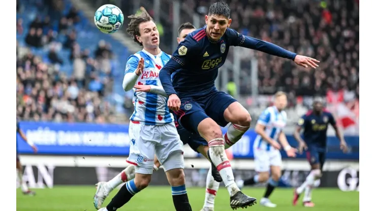 HERENVEEN - (lr) Simon Olsson of SC Heerenveen, Edson Alvarez of Ajax during the Dutch premier league match between sc H
