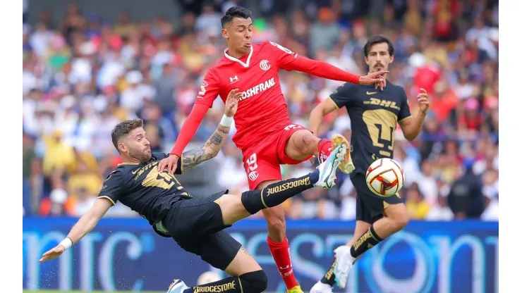 América presente en el duelo entre Pumas y Toluca.
