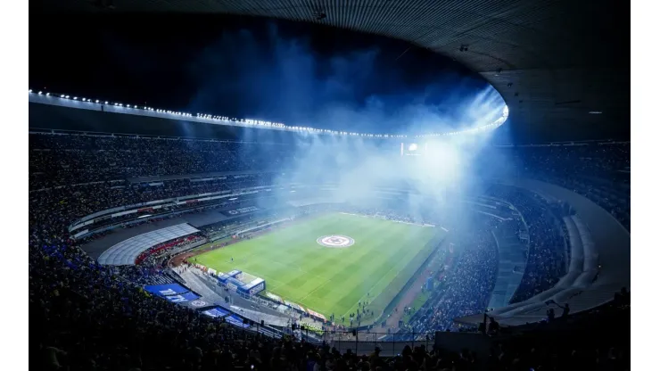 América no se mudará todavía del Estadio Azteca.
