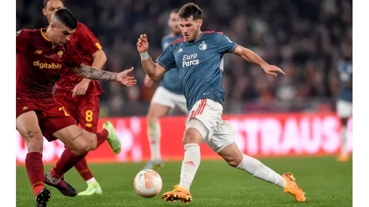 Gianluca Mancini of AS Roma and Santiago Gimenez of Feyenoord during the Europa League football match between AS Roma an
