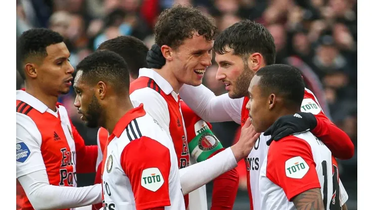 Santiago Giménez sigue inspirado con el Feyenoord
